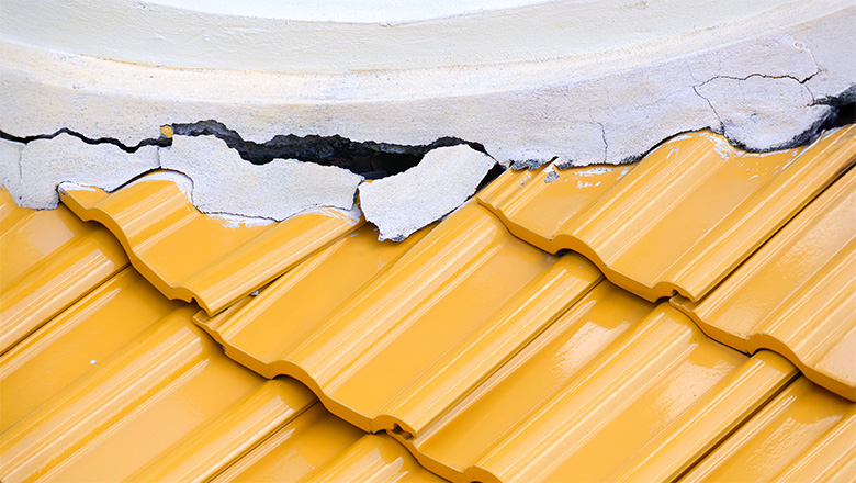 Top Warning Signs Your Roof Might Be Leaking